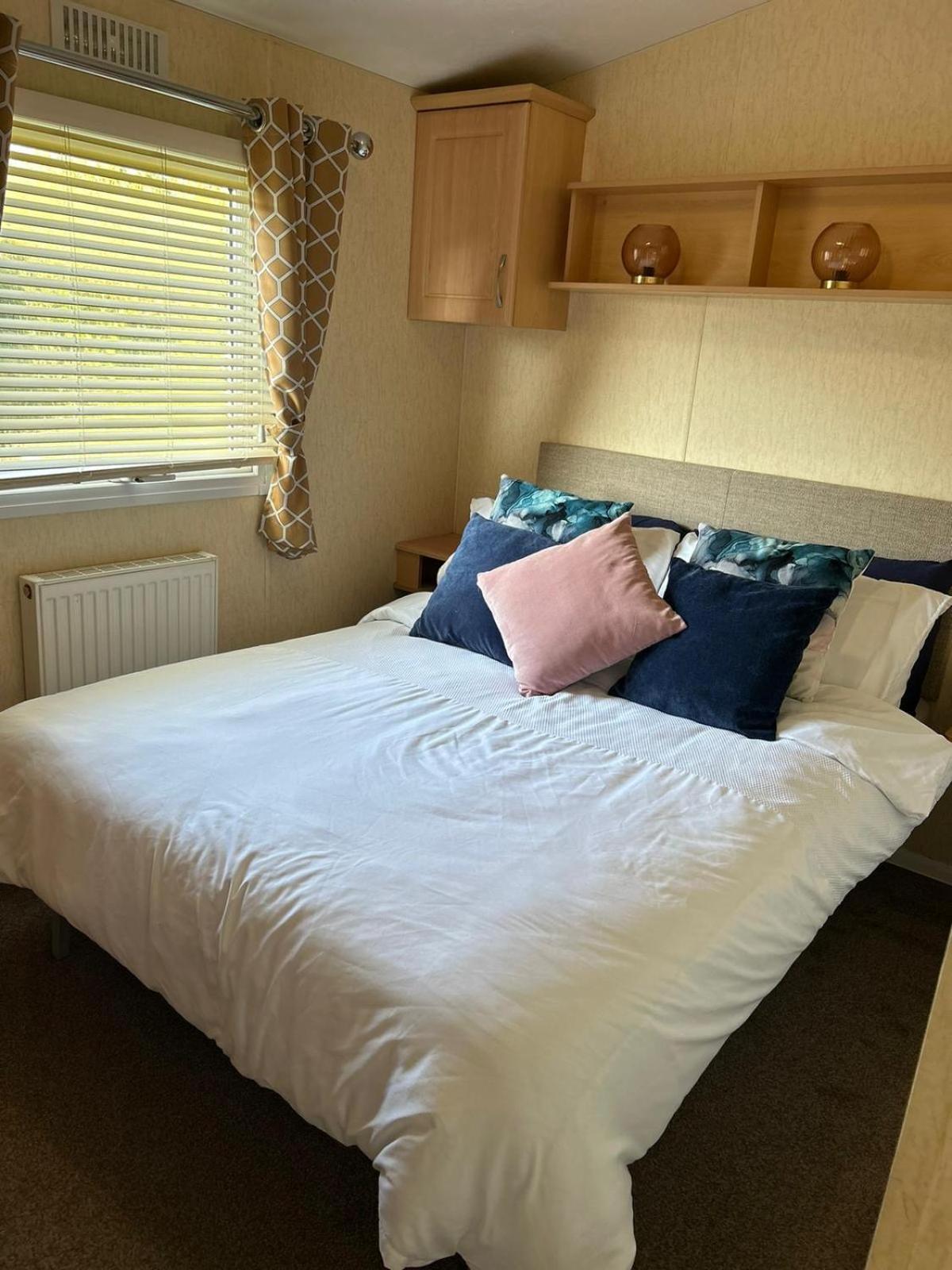 J&D By The Sea Hotel Heysham Bagian luar foto